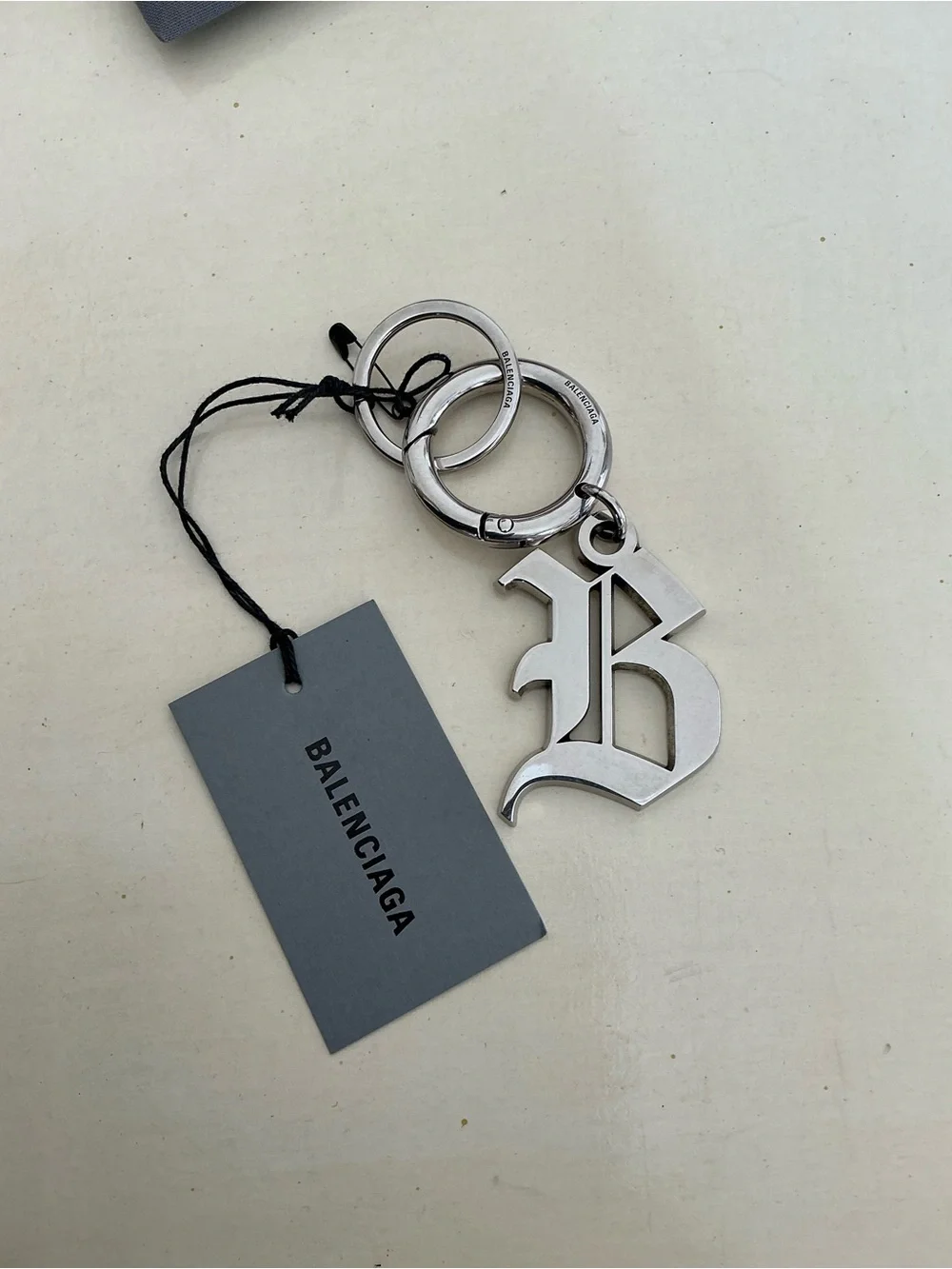 BALENCIAGA MELROSE B LOGO KEYCHAIN KEY RING FOB IN ANTIQUE SILVER - Picture 4 of 15